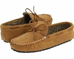 Minnetonka Casey Slipper